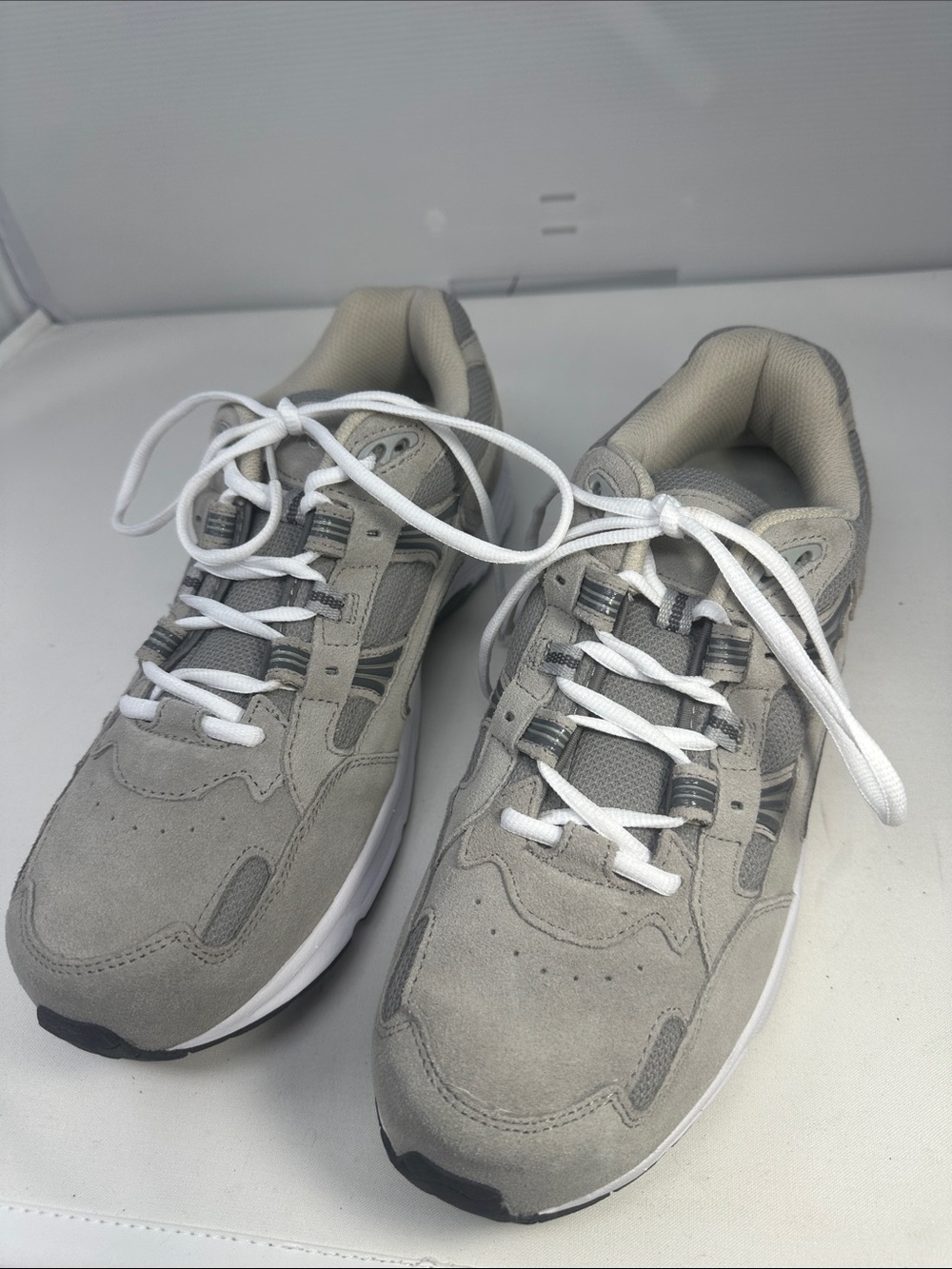 Vionic Sneakers Size 12 Wide
